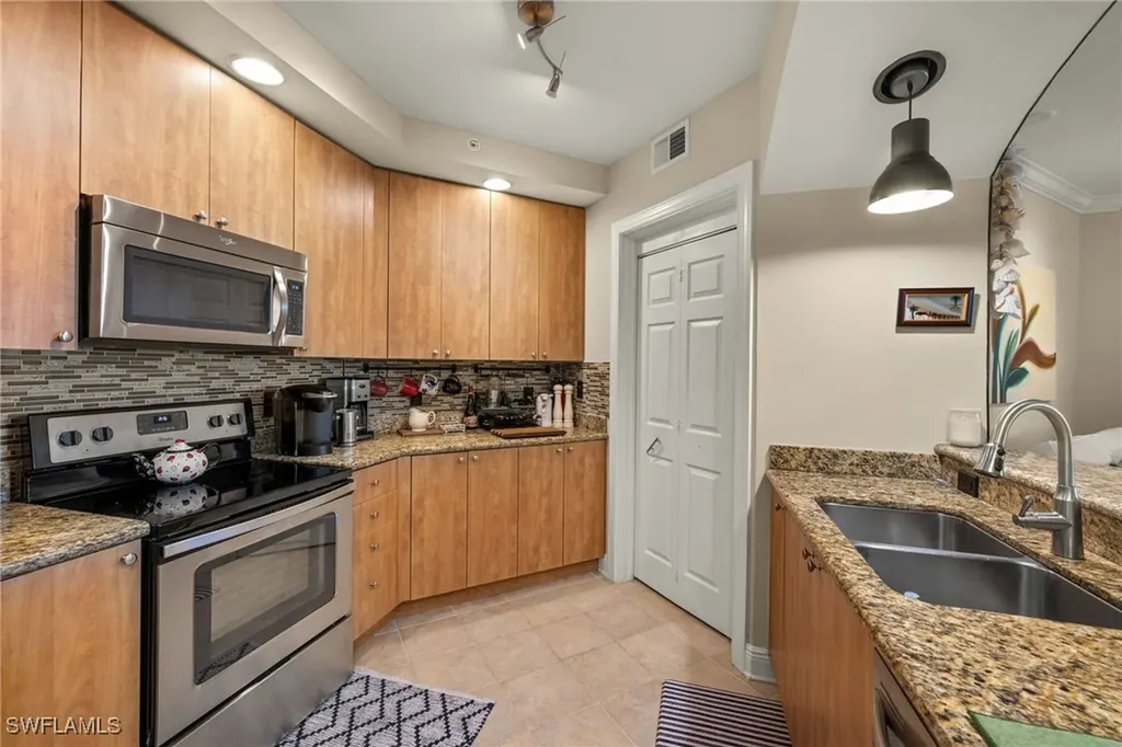 2825 Palm Beach Boulevard Fort Myers FL 33916