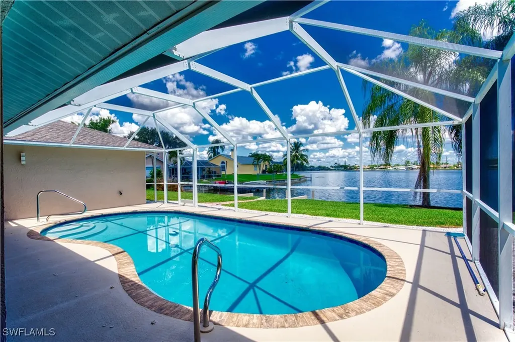911 SW 3rd Avenue Cape Coral FL 33991