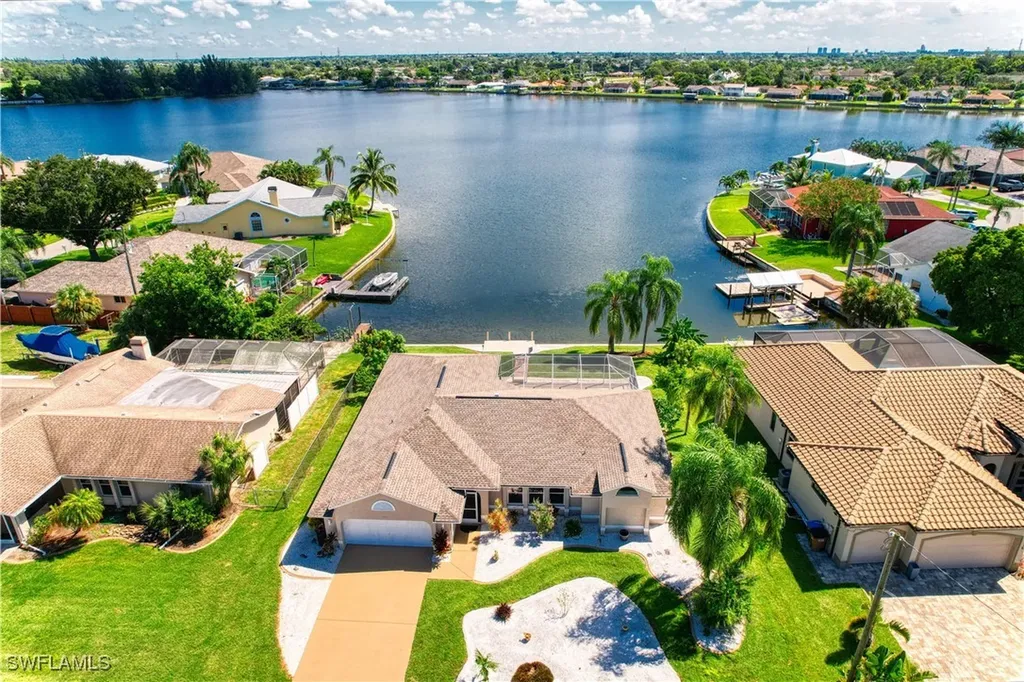 911 SW 3rd Avenue Cape Coral FL 33991