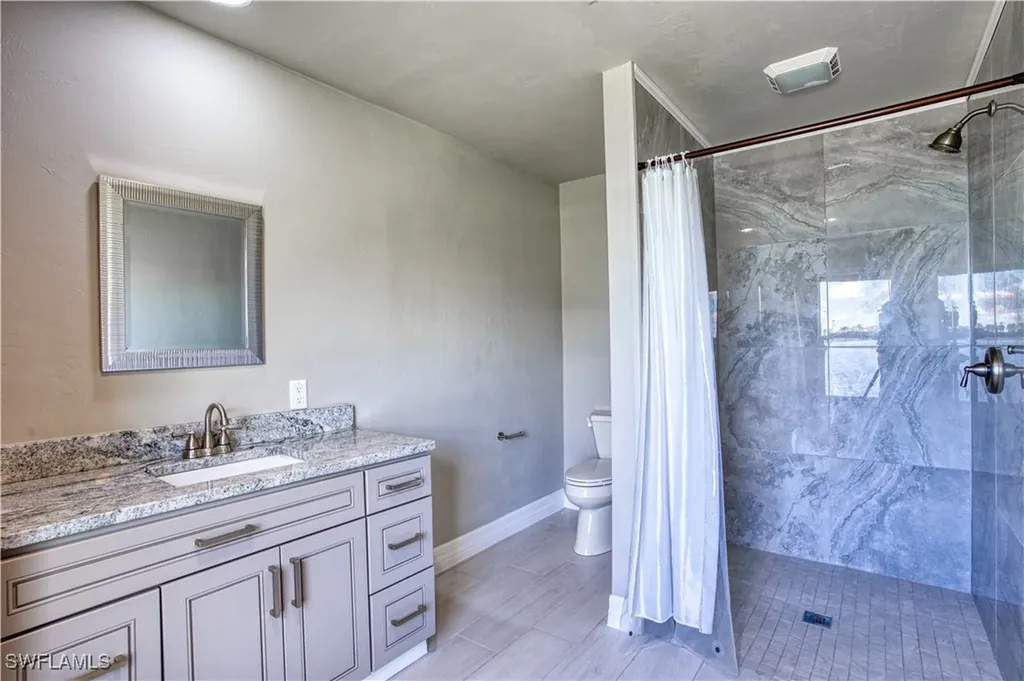 911 SW 3rd Avenue Cape Coral FL 33991