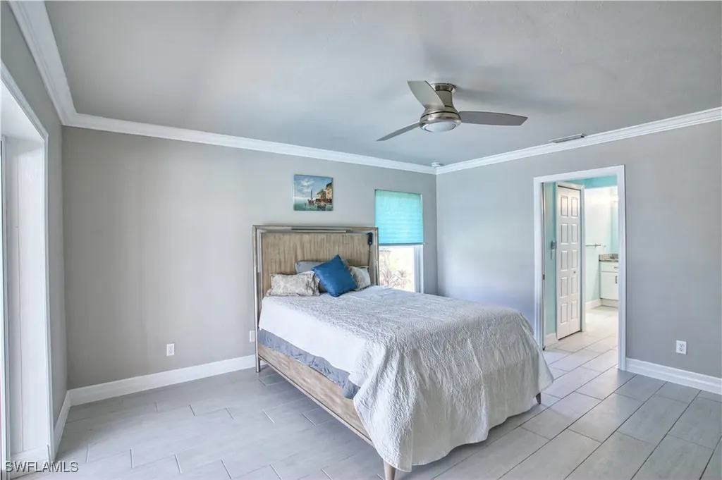 911 SW 3rd Avenue Cape Coral FL 33991