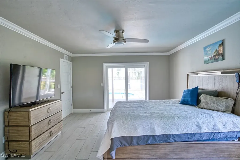 911 SW 3rd Avenue Cape Coral FL 33991