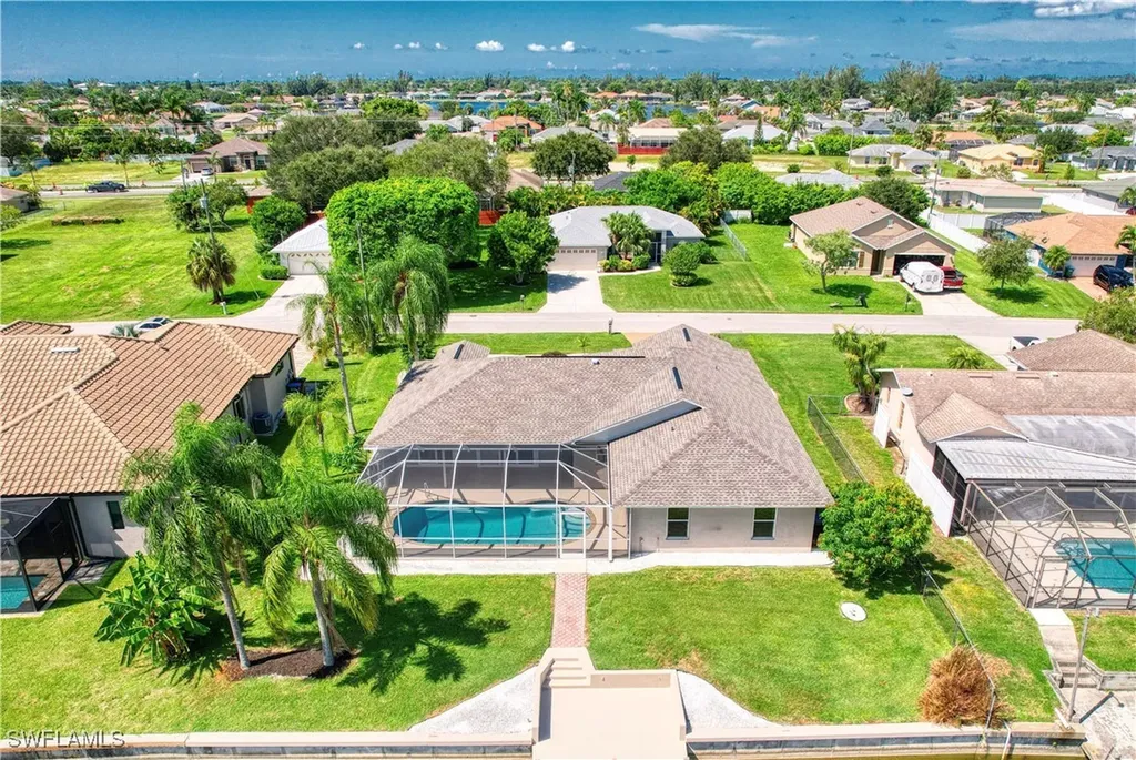 911 SW 3rd Avenue Cape Coral FL 33991