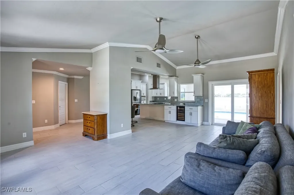 911 SW 3rd Avenue Cape Coral FL 33991