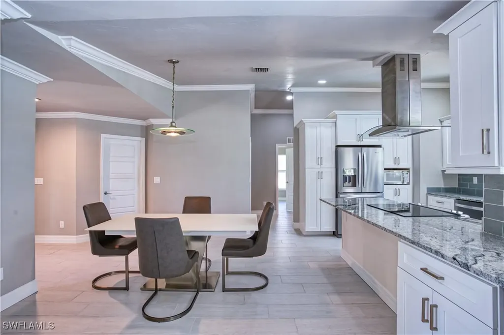 911 SW 3rd Avenue Cape Coral FL 33991