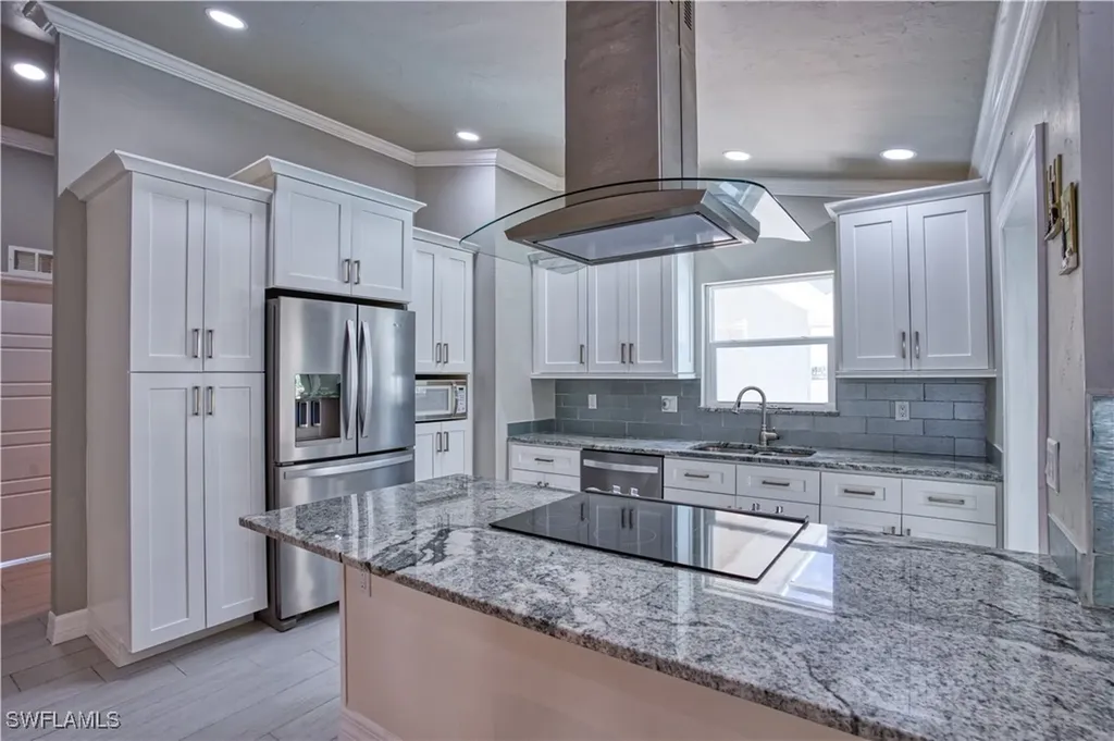 911 SW 3rd Avenue Cape Coral FL 33991