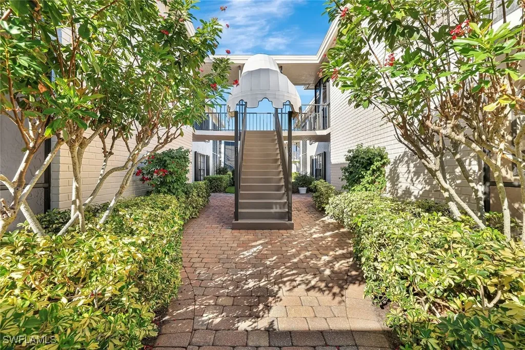 3107 Riviera Drive Naples FL 34103
