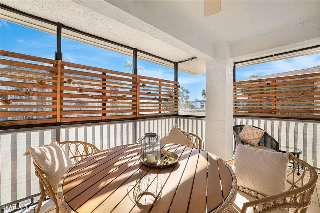 3107 Riviera Drive Naples FL 34103