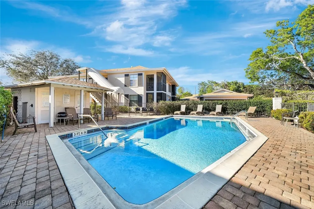 3107 Riviera Drive Naples FL 34103