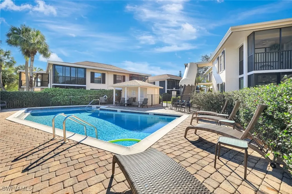 3107 Riviera Drive Naples FL 34103