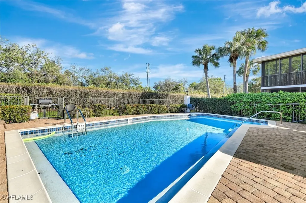 3107 Riviera Drive Naples FL 34103
