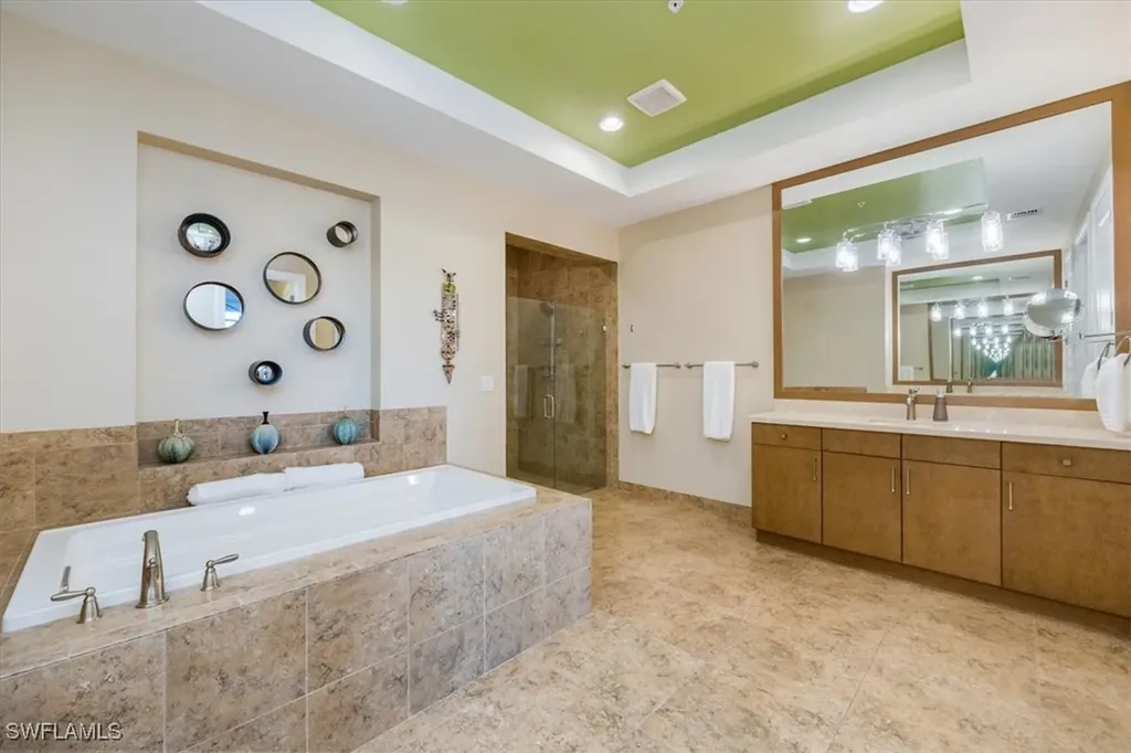 2431 Breakwater Way Naples FL 34112