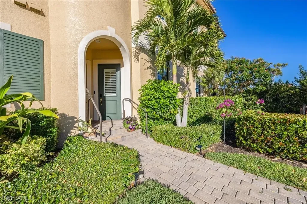2431 Breakwater Way Naples FL 34112