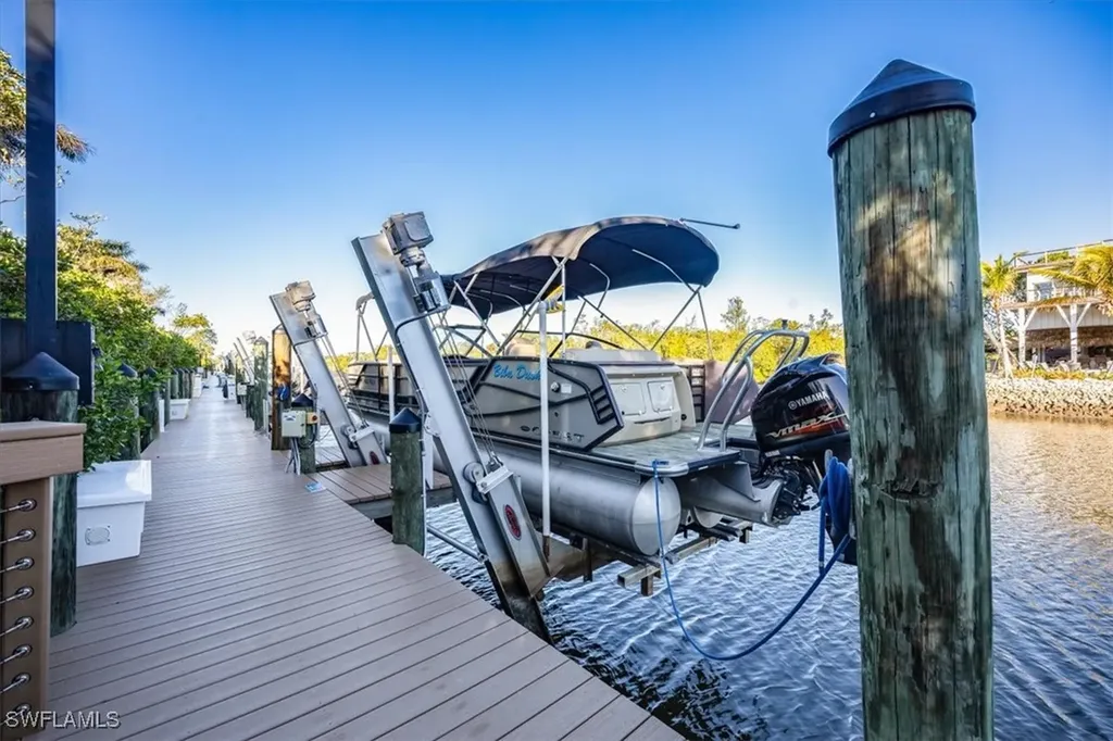 2431 Breakwater Way Naples FL 34112