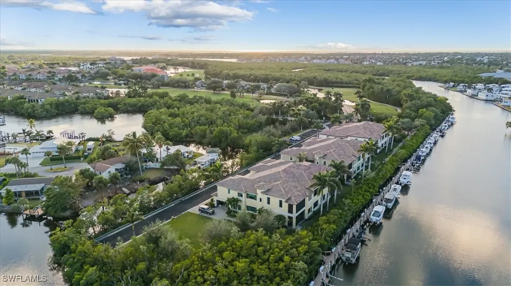 2431 Breakwater Way Naples FL 34112
