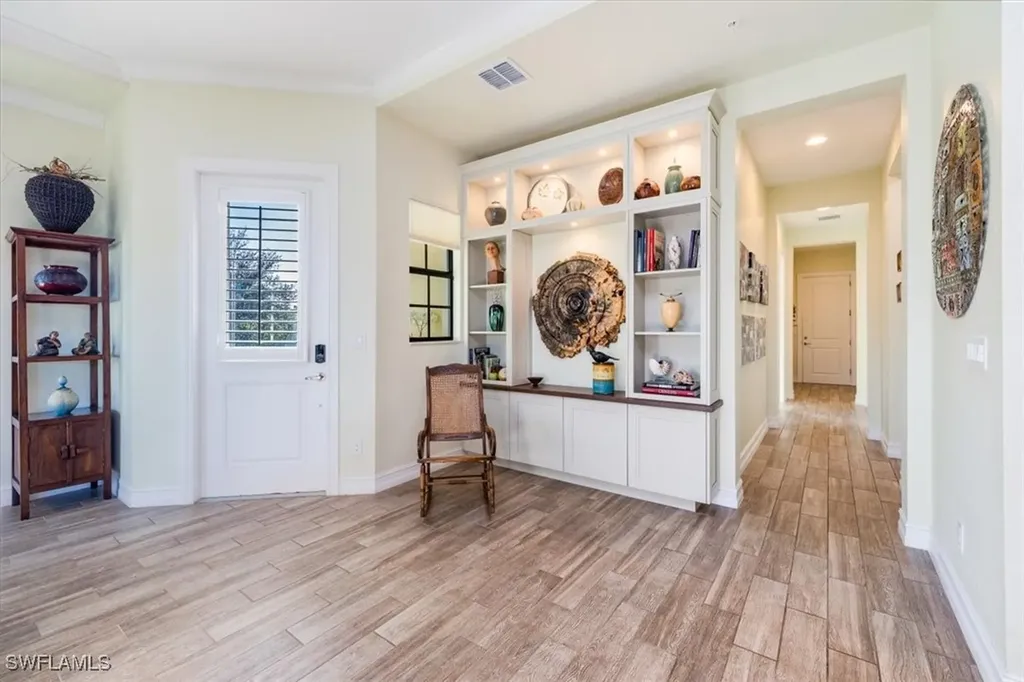2431 Breakwater Way Naples FL 34112