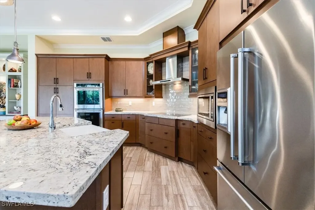2431 Breakwater Way Naples FL 34112