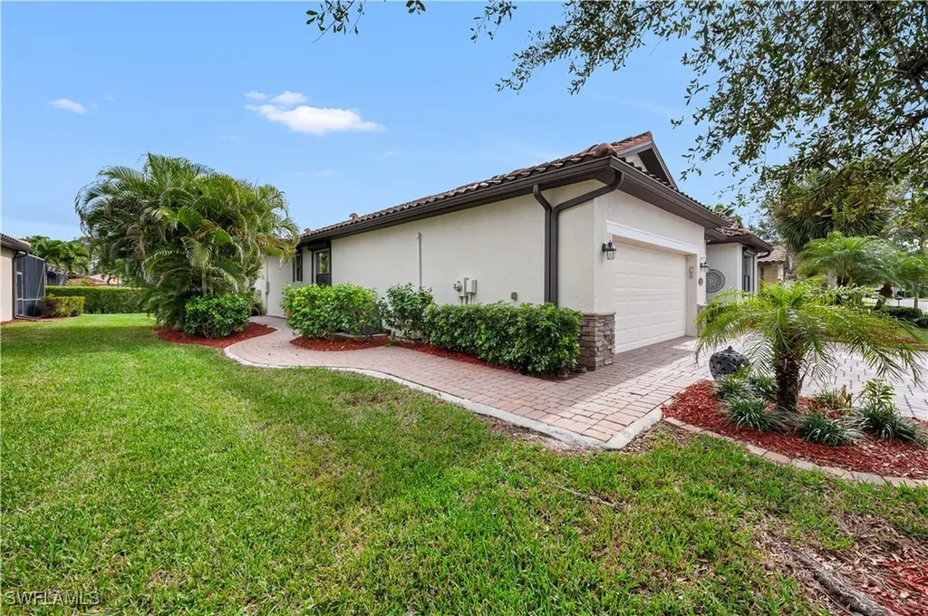 3926 Sapphire Way Naples FL 34114