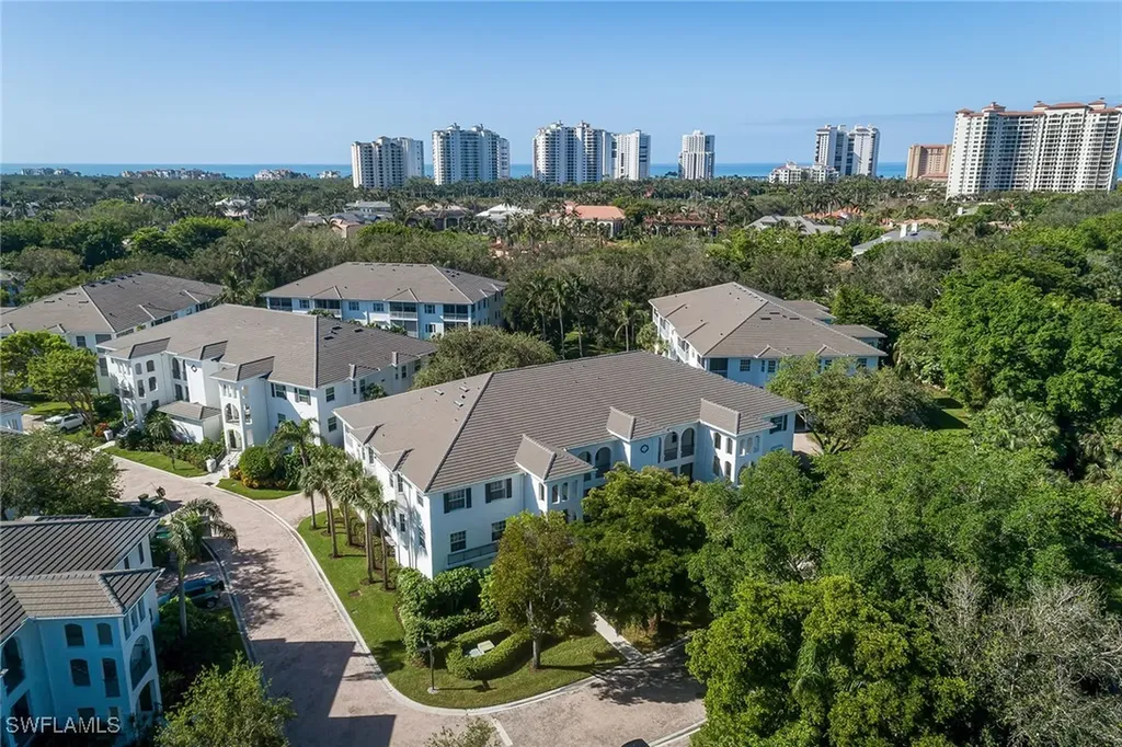 810 Breakaway Lane Naples FL 34108