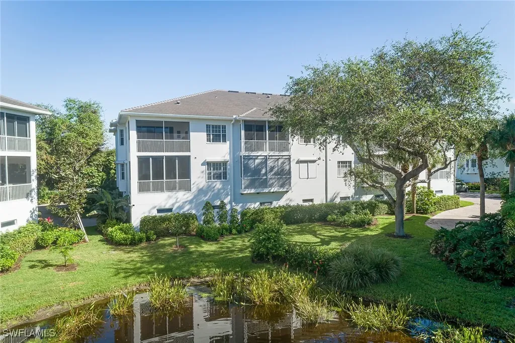 810 Breakaway Lane Naples FL 34108