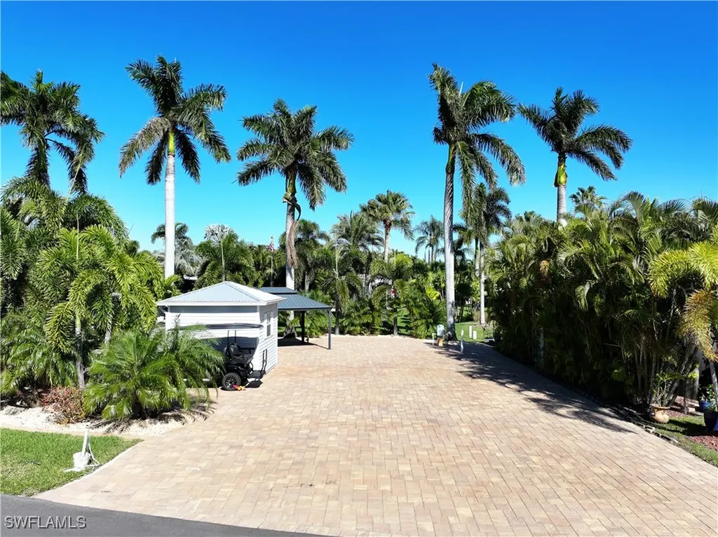 5861 Maplewood Court Fort Myers FL 33905