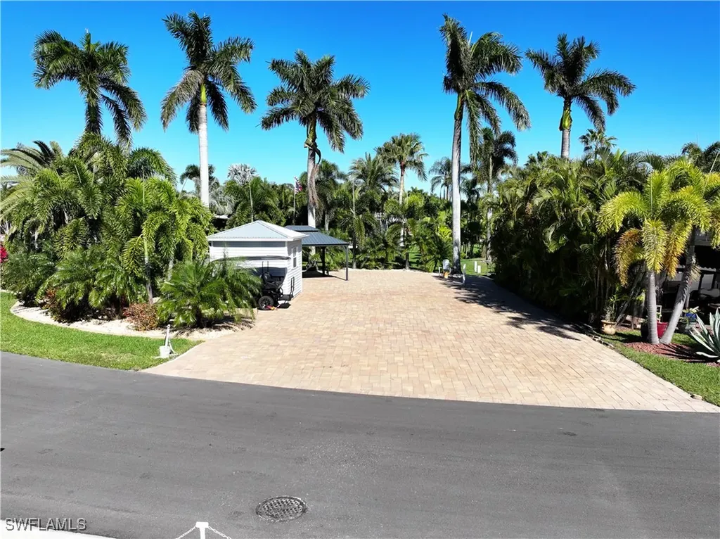 5861 Maplewood Court Fort Myers FL 33905