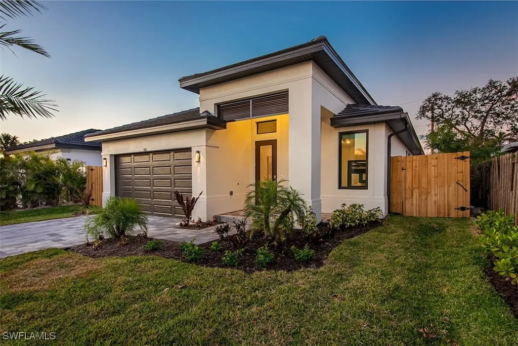 651 108th Avenue N Naples FL 34108