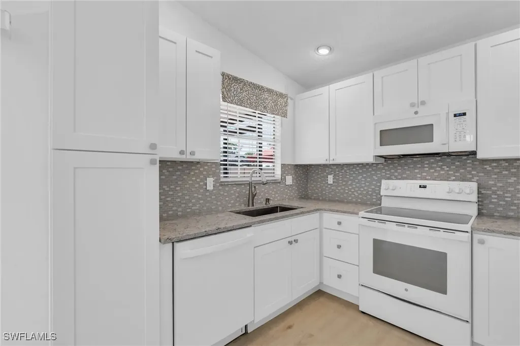 5580 Longleaf Drive North Fort Myers FL 33917