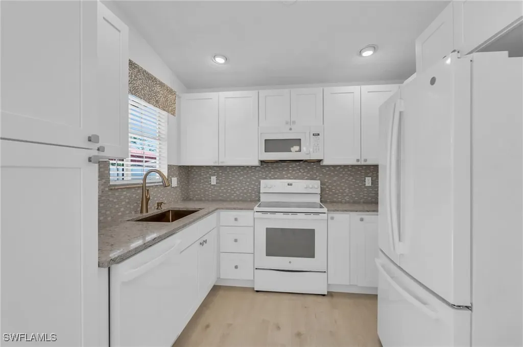 5580 Longleaf Drive North Fort Myers FL 33917