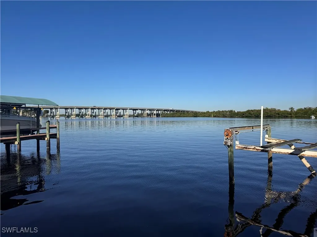 321 Shoreland Drive Fort Myers FL 33905