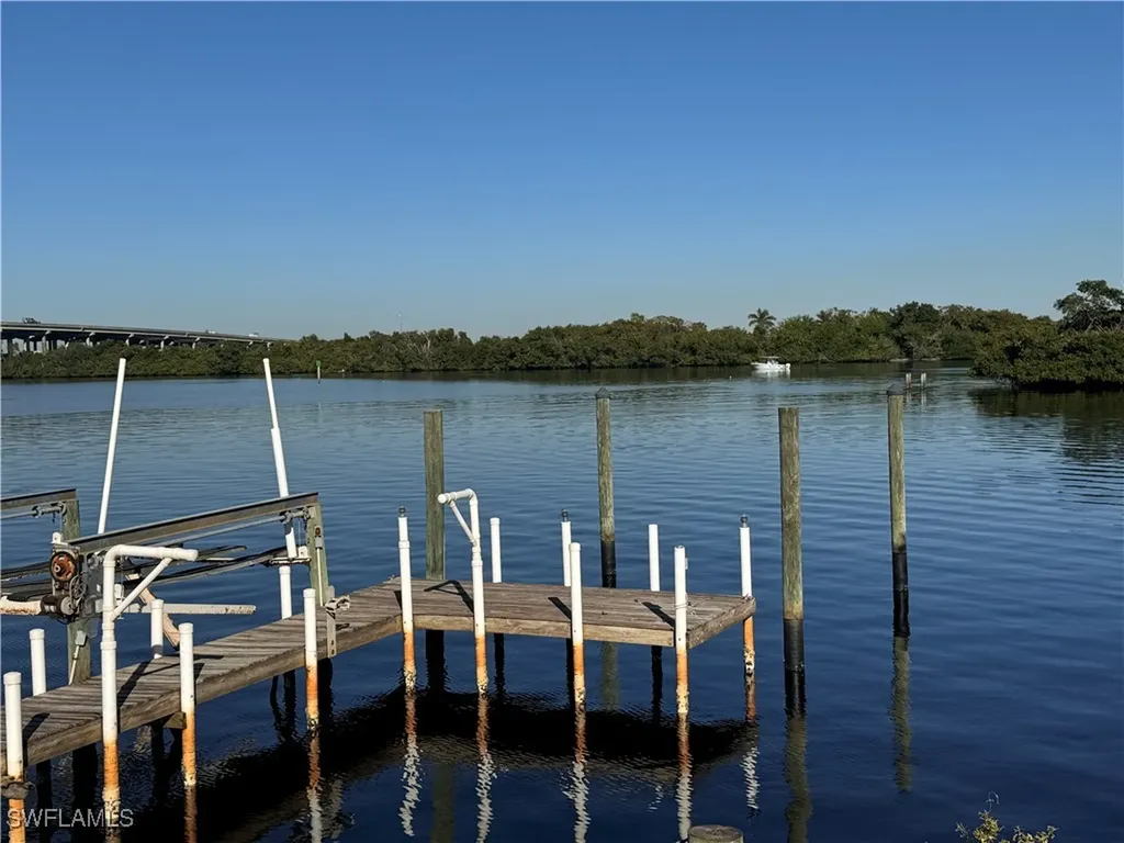 321 Shoreland Drive Fort Myers FL 33905