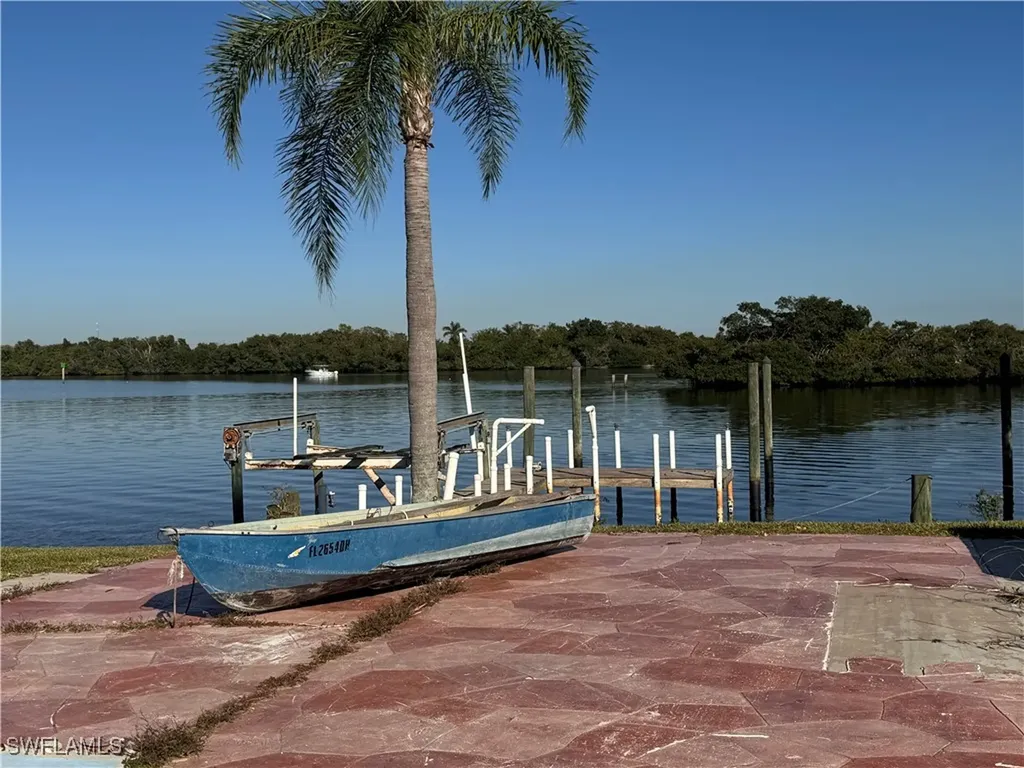 321 Shoreland Drive Fort Myers FL 33905