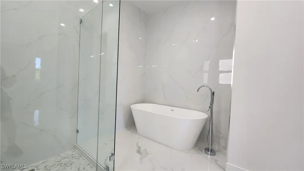 6032 Langdon Avenue Fort Myers FL 33905