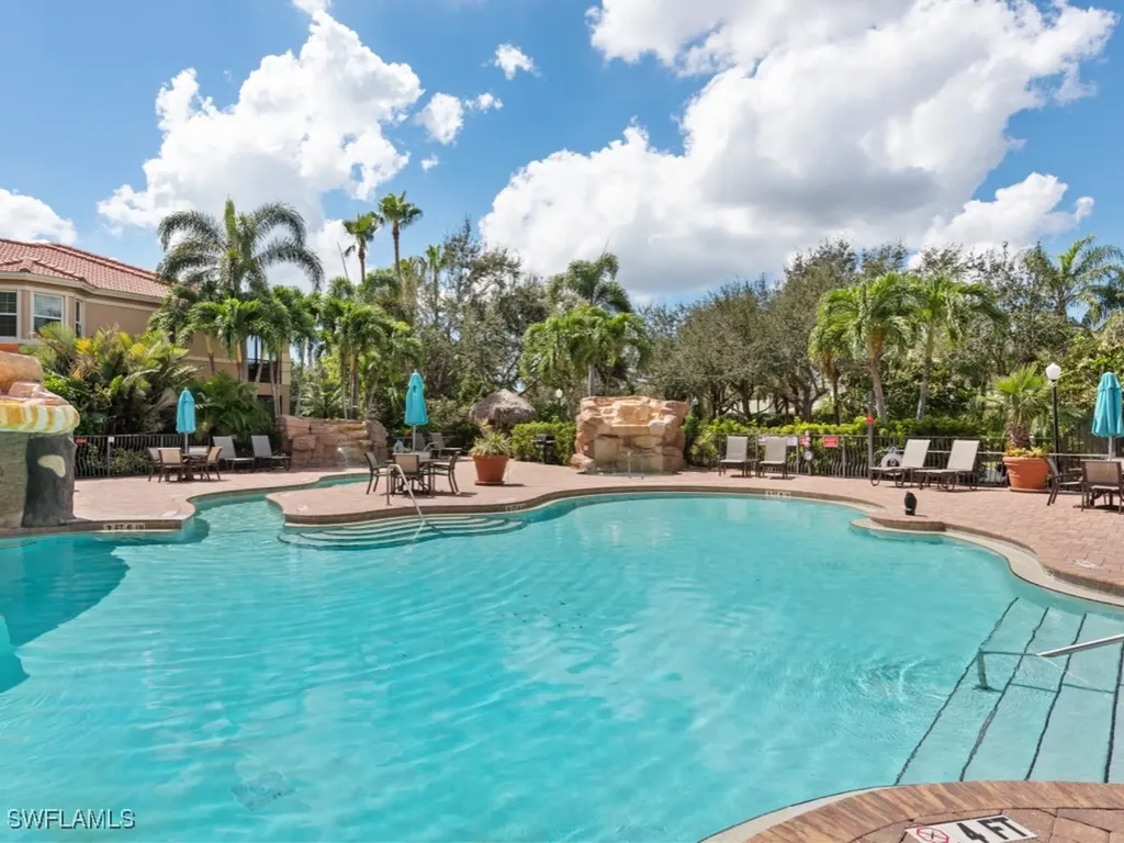 570 El Camino Real Naples FL 34119