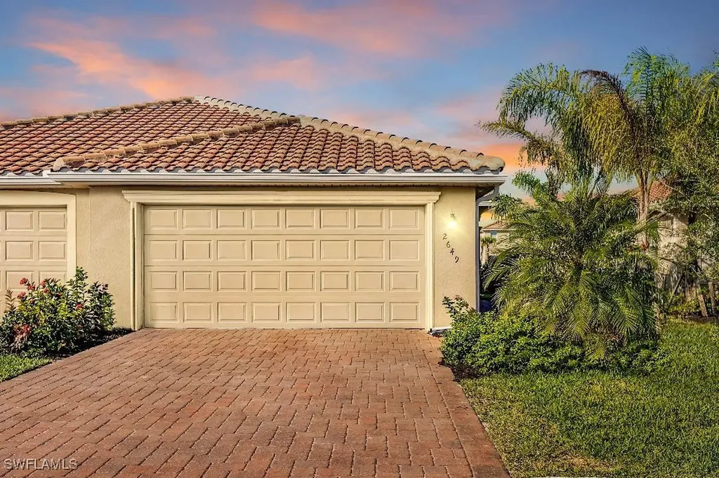 2649 Vine Avenue Naples FL 34120