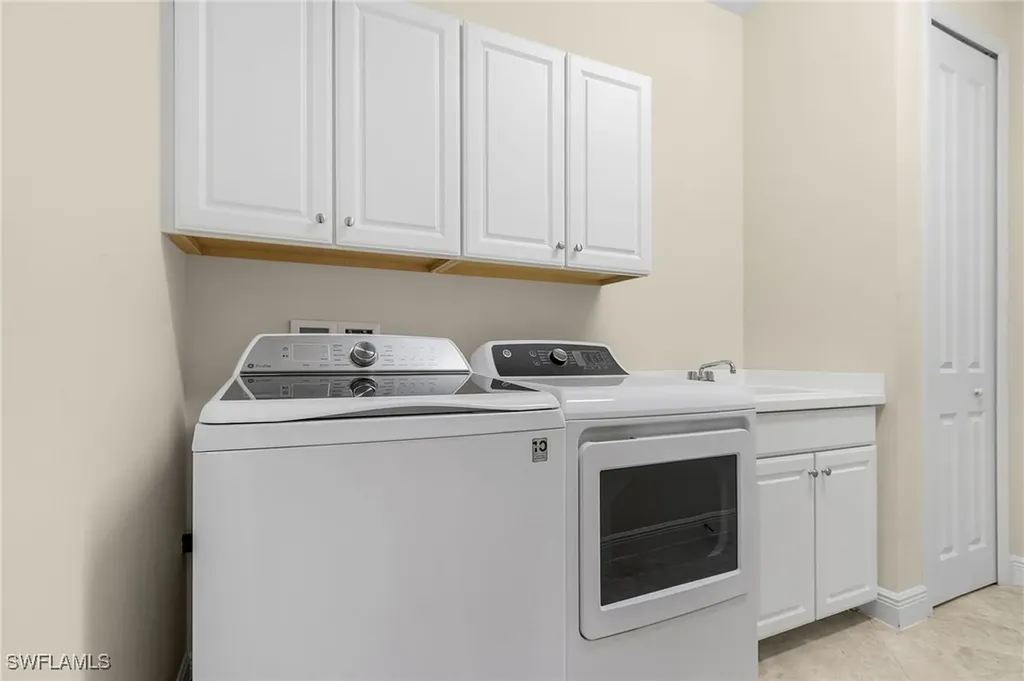 3728 Canopy Circle Naples FL 34120