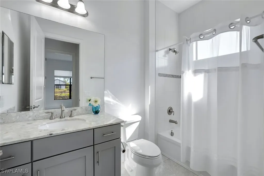 1999 Mustique Street Naples FL 34120