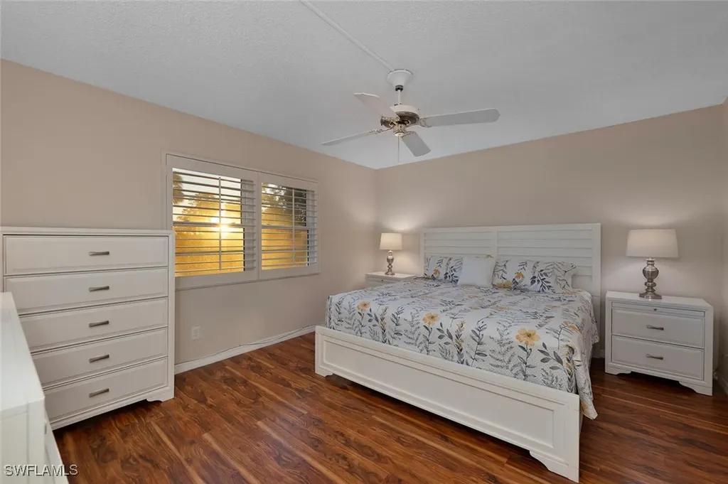 Naples FL, 4372 27TH Court SW, Unit 2-205