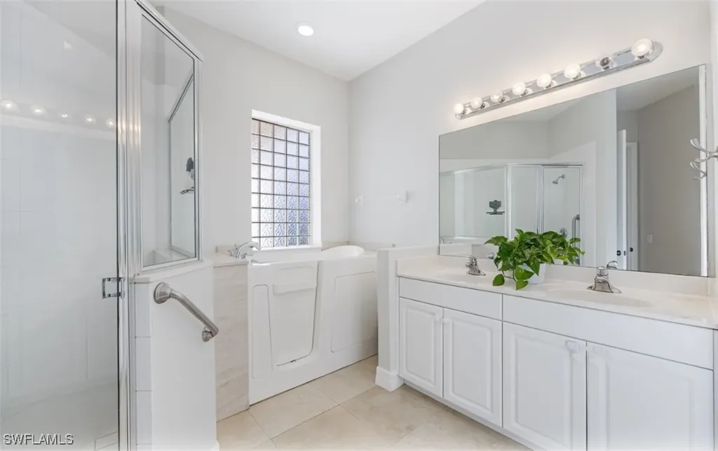 176 Vista Lane Naples FL 34119