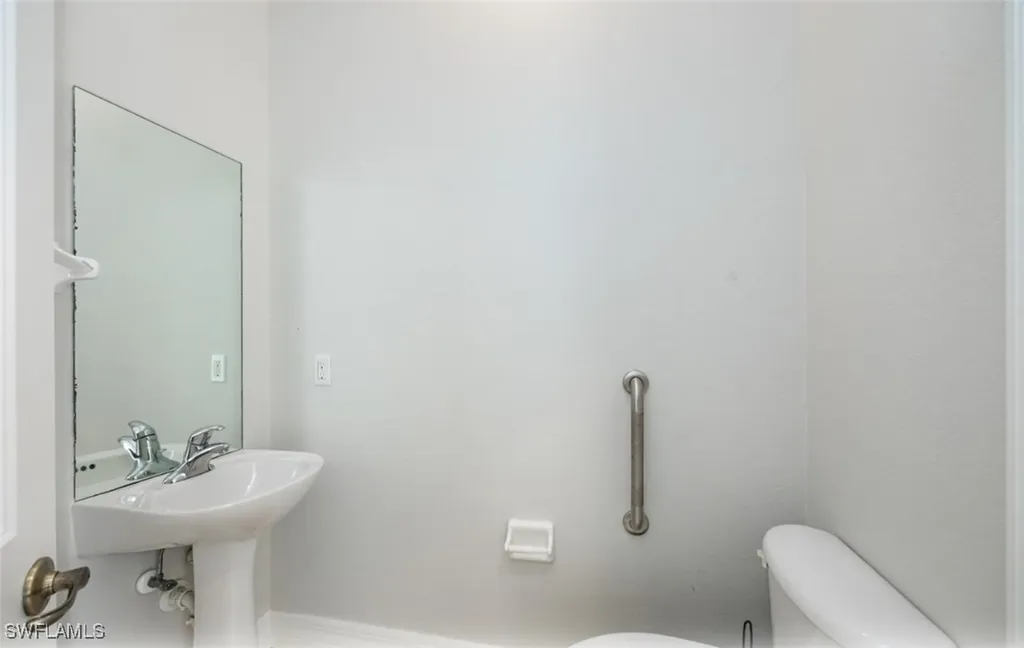176 Vista Lane Naples FL 34119