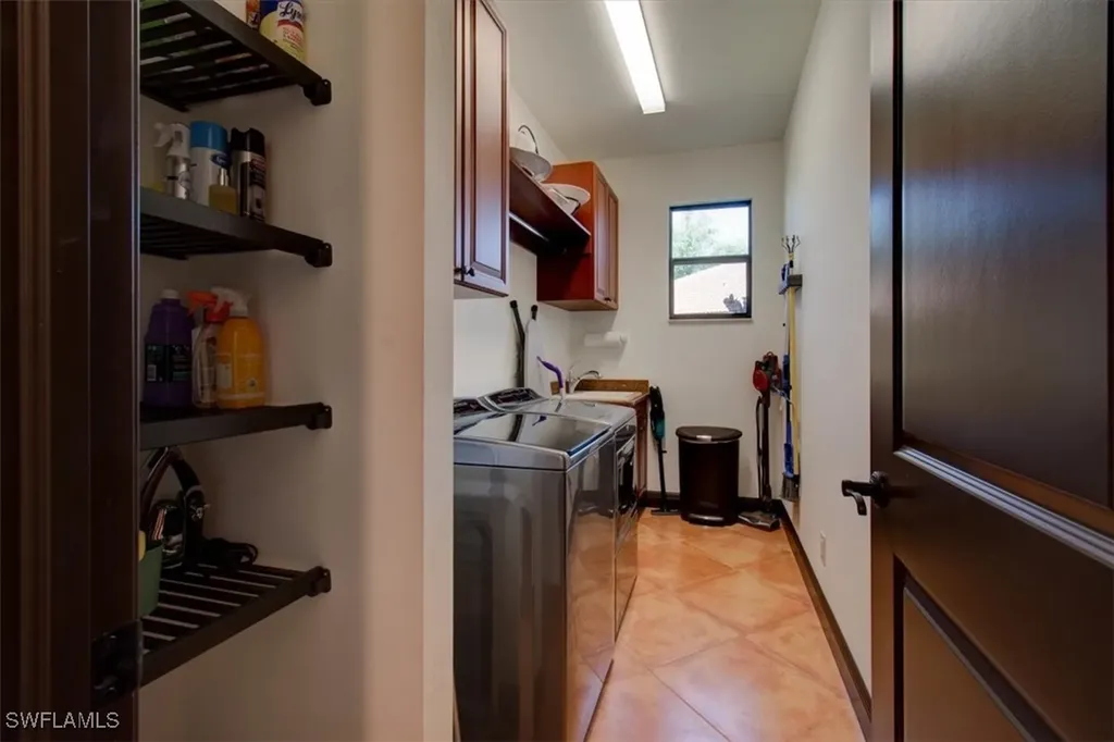 2520 SW 14th Place Cape Coral FL 33914