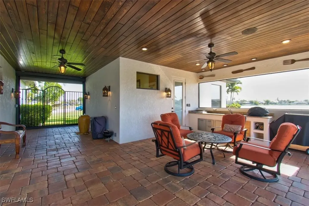 2520 SW 14th Place Cape Coral FL 33914