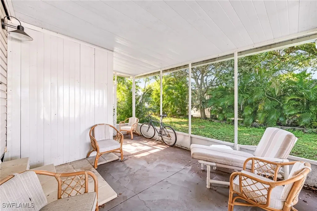 160 Sugar Loaf Lane Naples FL 34114