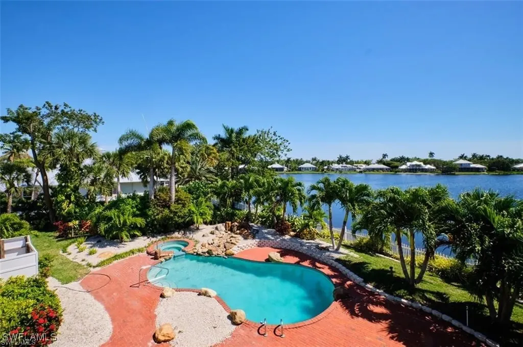 12491 Coconut Creek Court Fort Myers FL 33908