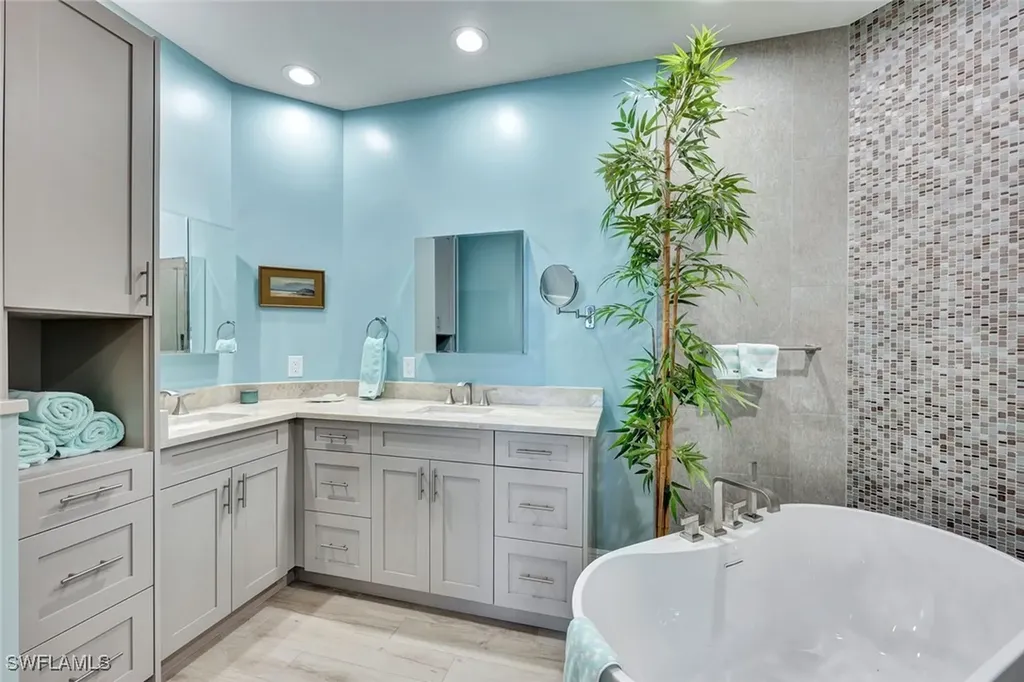 1483 Chesapeake Avenue Naples FL 34102