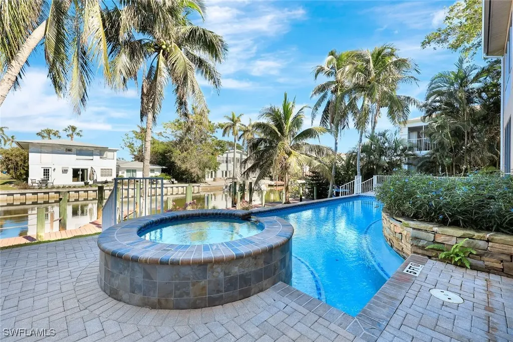 1483 Chesapeake Avenue Naples FL 34102