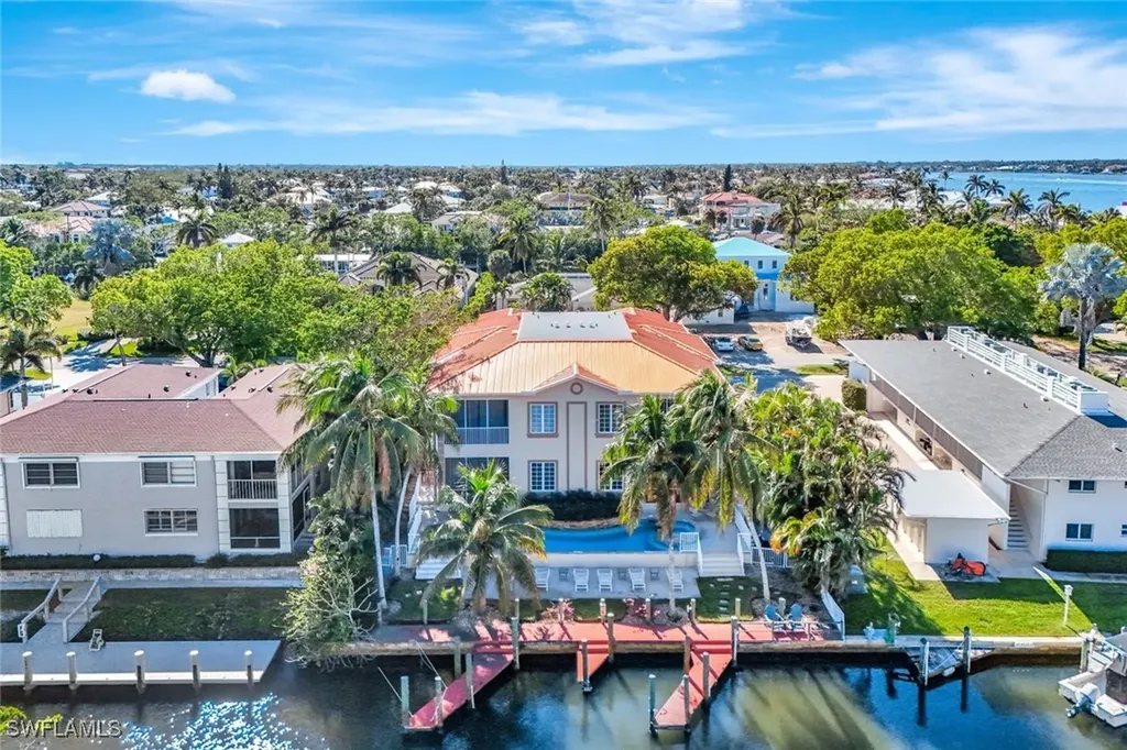 1483 Chesapeake Avenue Naples FL 34102