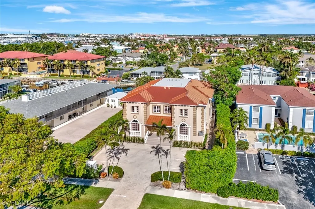 1483 Chesapeake Avenue Naples FL 34102