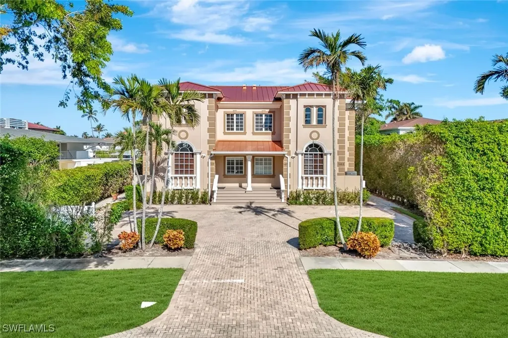 1483 Chesapeake Avenue Naples FL 34102