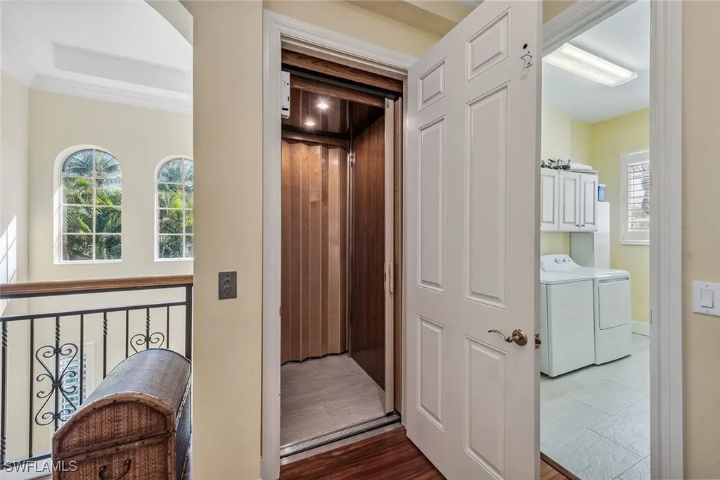 3189 Aviamar Circle Naples FL 34114